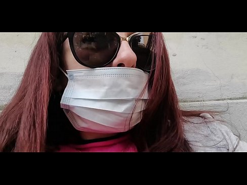 ❤️ Faigheann Nicoletta díoltas ar a comharsa agus pees ina gharáiste (Coraintín Iodálach Speisialta Covid19) ️❌  Físeán gnéis  linn ❌️❤
